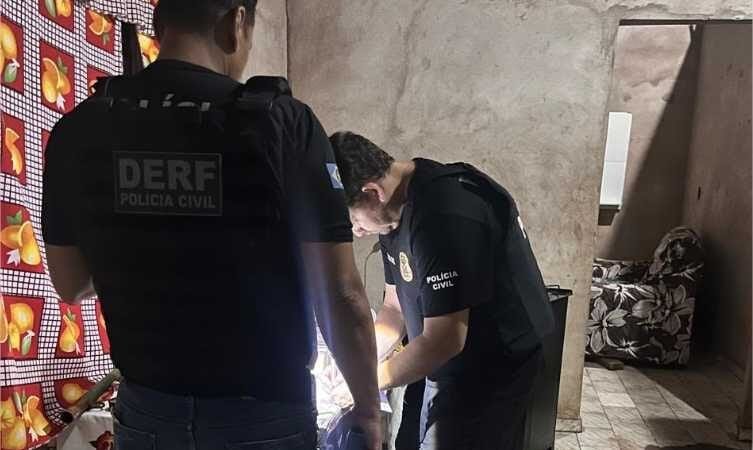 Operação da Polícia Civil cumpre 21 mandados de buscas contra o tráfico doméstico de drogas em Jaciara