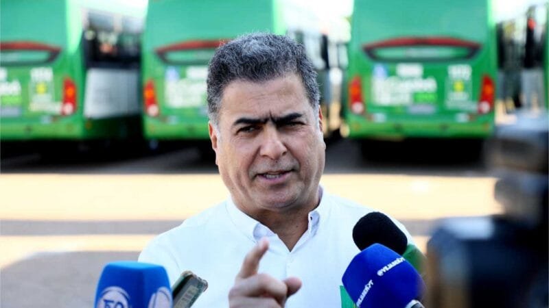 Emanuel Pinheiro entrega mais 15 ônibus com ar-condicionado para Cuiabá nesta quinta-feira (27)