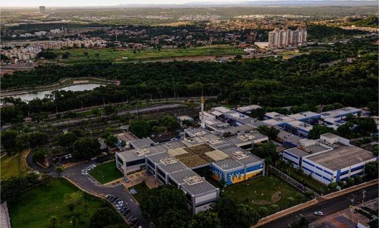 Governo de MT paga folha de junho com a primeira parcela do 13° salário nesta sexta-feira (28)