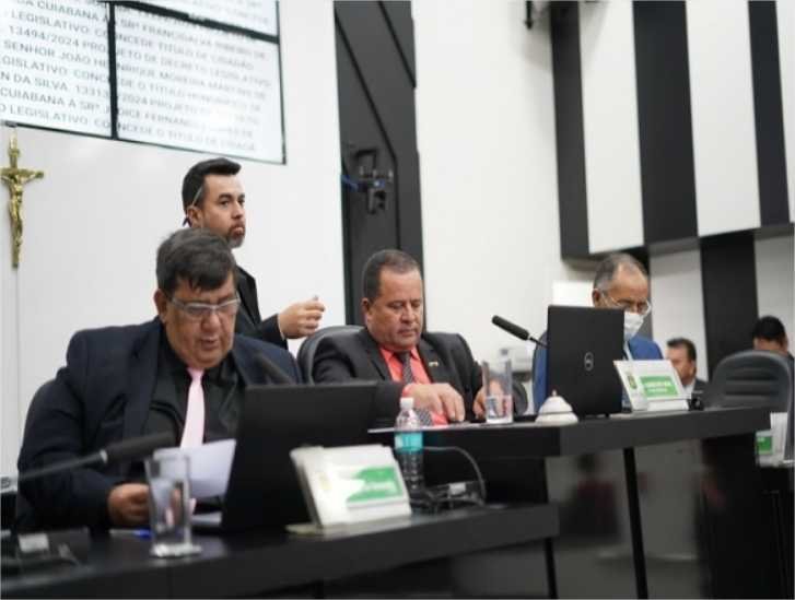 Câmara aprova projetos e requerimento na sessão de terça-feira