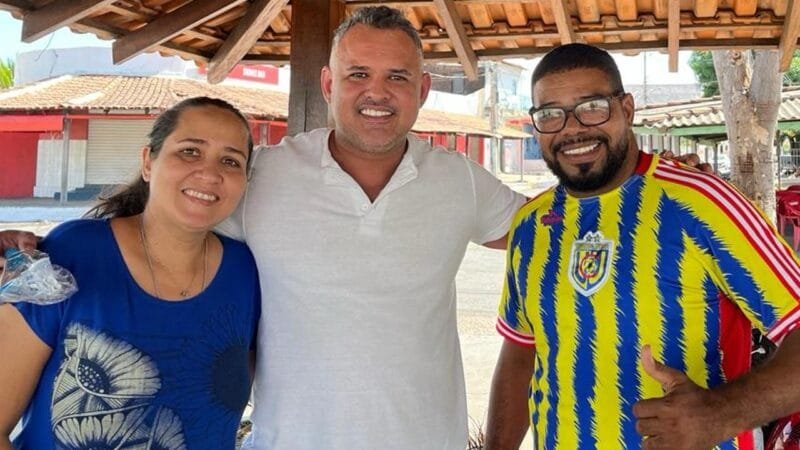 Campo velho em festa na entrega da praça João Lira
