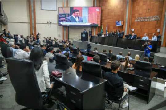 ALMT outorga títulos de cidadão mato-grossense e moções de aplausos a jornalistas