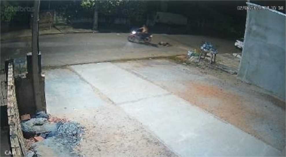 Imagens mostram momento em que suspeito arrasta corpo de vítima pelas ruas de Sinop; veja