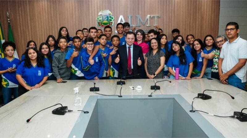 Botelho atende reivindicações de alunos da EE José de Mesquita