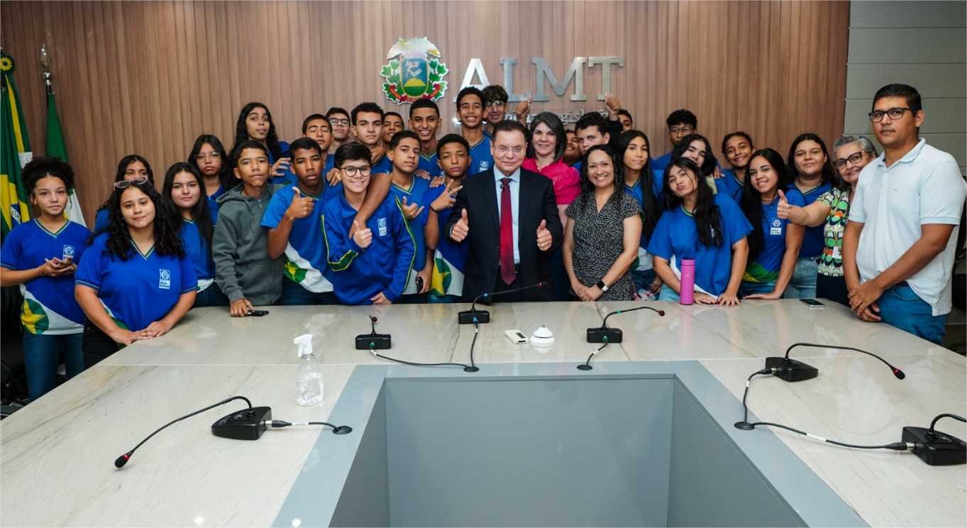 Botelho atende reivindicações de alunos da EE José de Mesquita