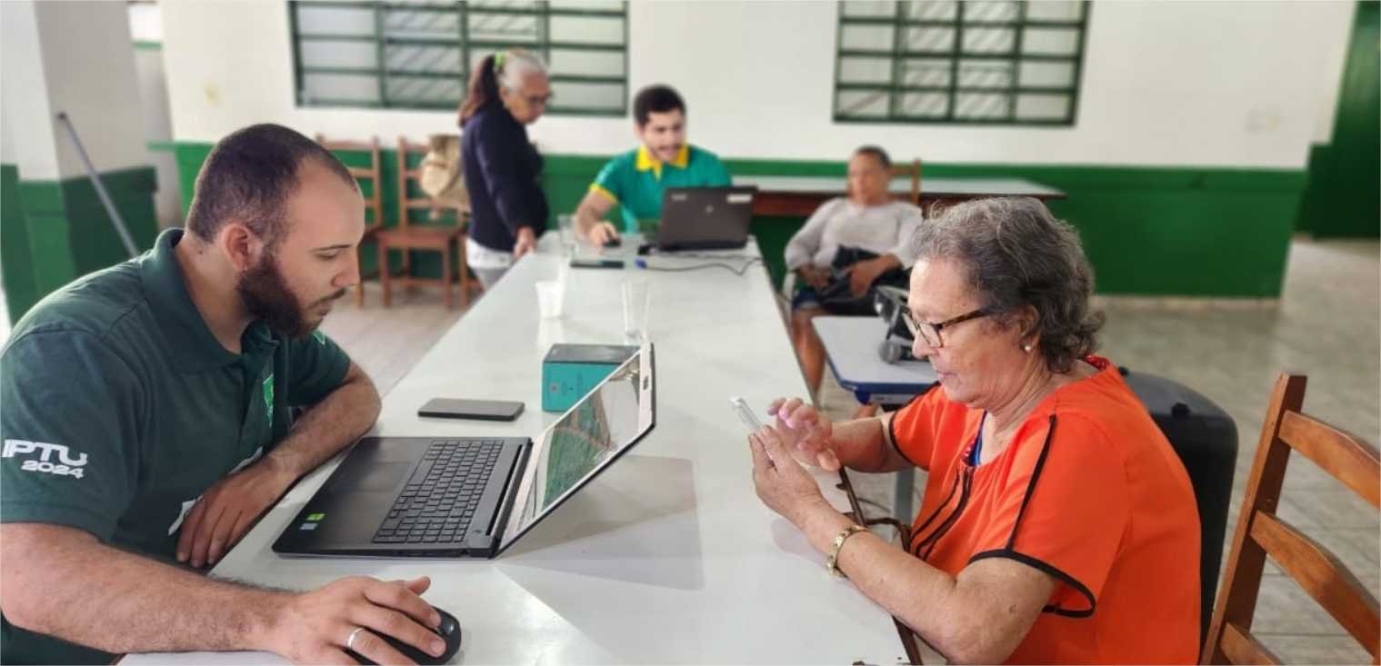 Idosos cadastrados no CCI Padre Firmo participaram de palestra sobre isenção do pagamento do IPTU