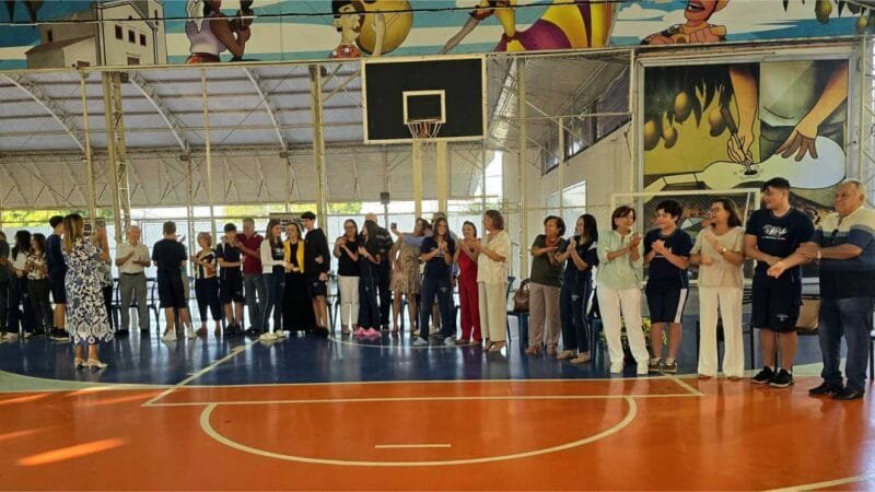 Avós são homenageados por alunos em Colégio de Cuiabá