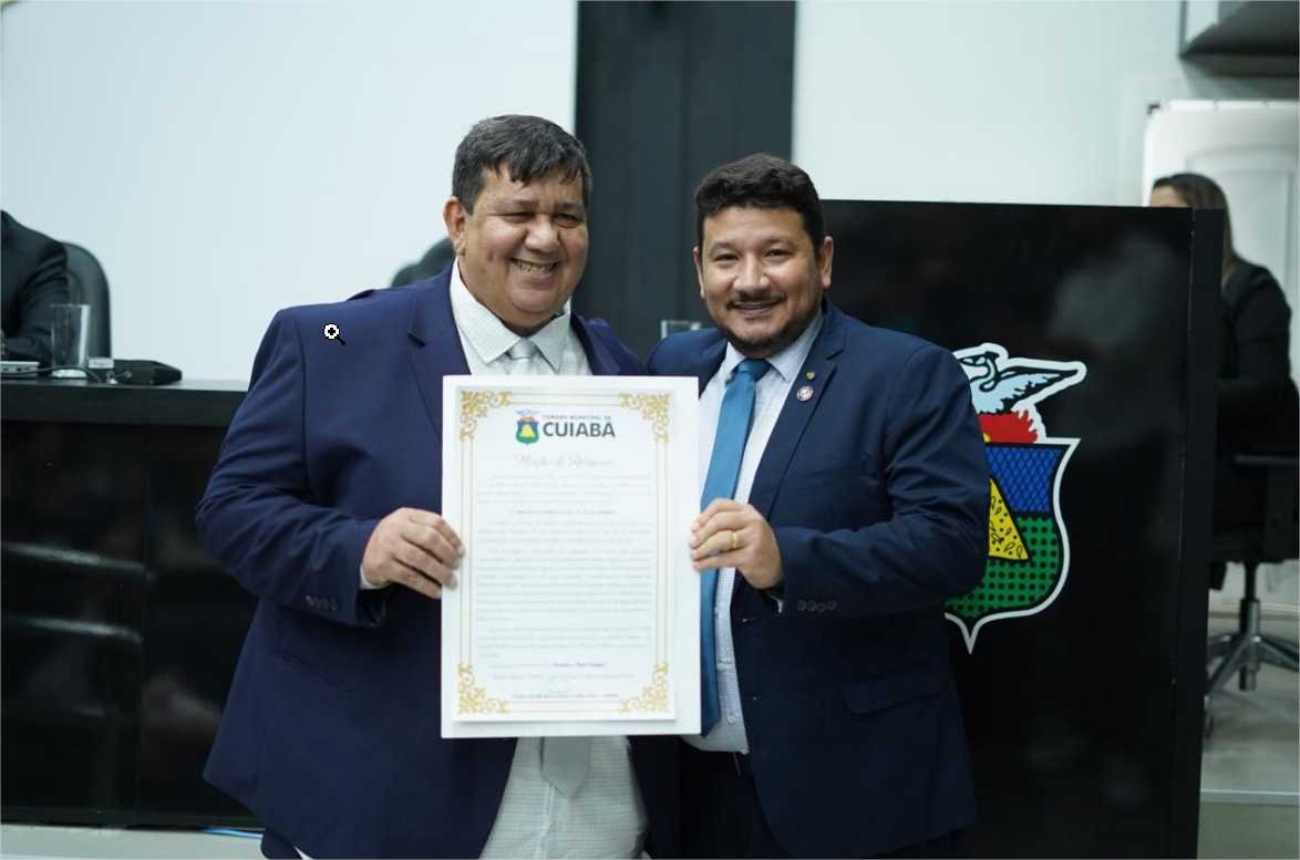 Especialista em Direito Eleitoral, Carlos Hayashida é homenageado na Câmara