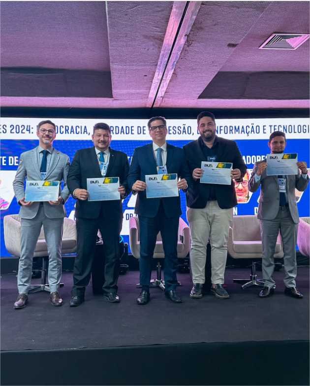 “Desafios da Democracia Digital: Liberdade de Expressão e Regulação das Redes Sociais no Brasil”