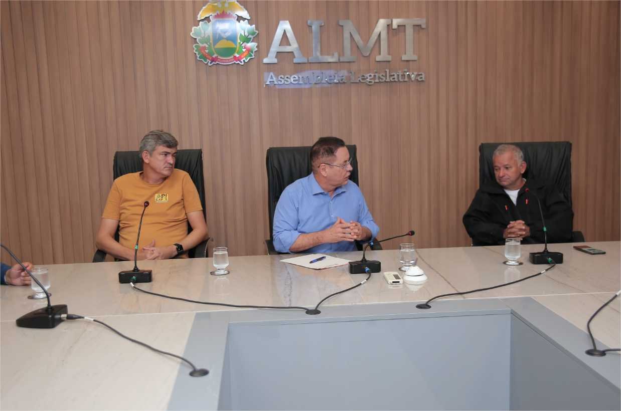 Botelho recebe comerciantes do Shopping Popular e discute plano de ação