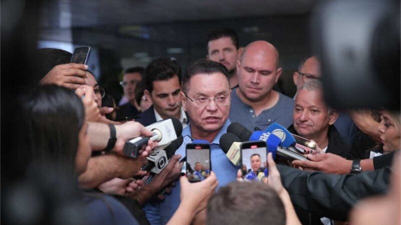 Botelho diz que governo irá ajudar na reconstrução de Shopping Popular e estuda valor para linha de crédito