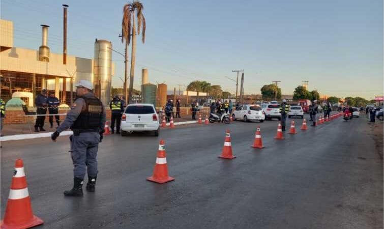 Fiscalização prende 41 motoristas embriagados e remove 168 veículos durante Operações Lei Seca