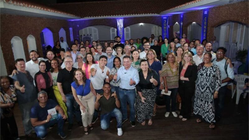 Botelho reúne mais de 100 profissionais de educação para discutir plano