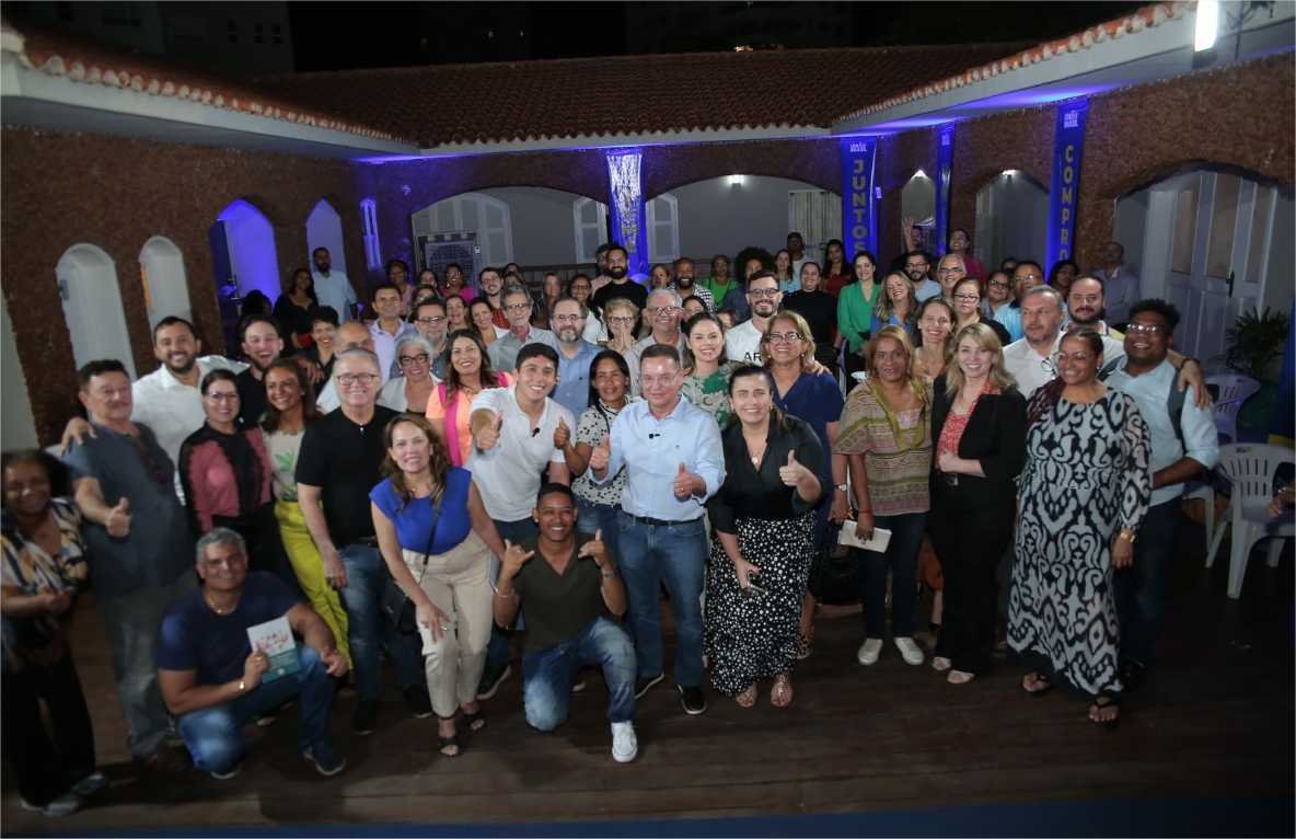 Botelho reúne mais de 100 profissionais de educação para discutir plano