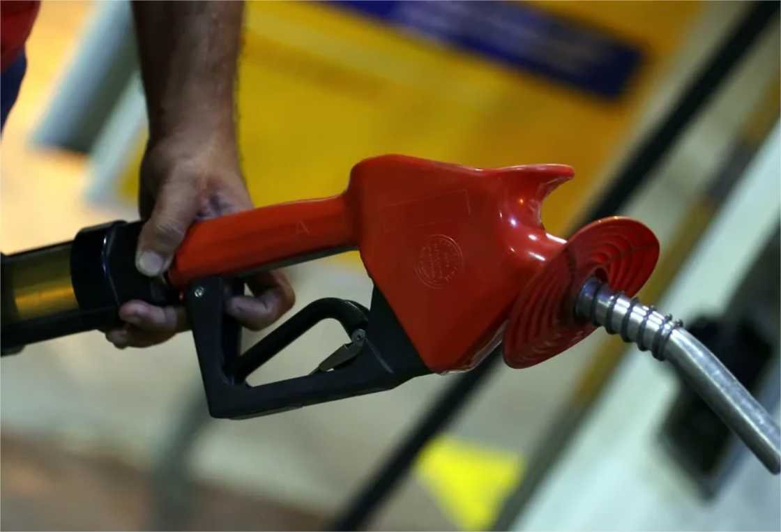 Petrobras anuncia aumento de preço da gasolina e do gás de cozinha