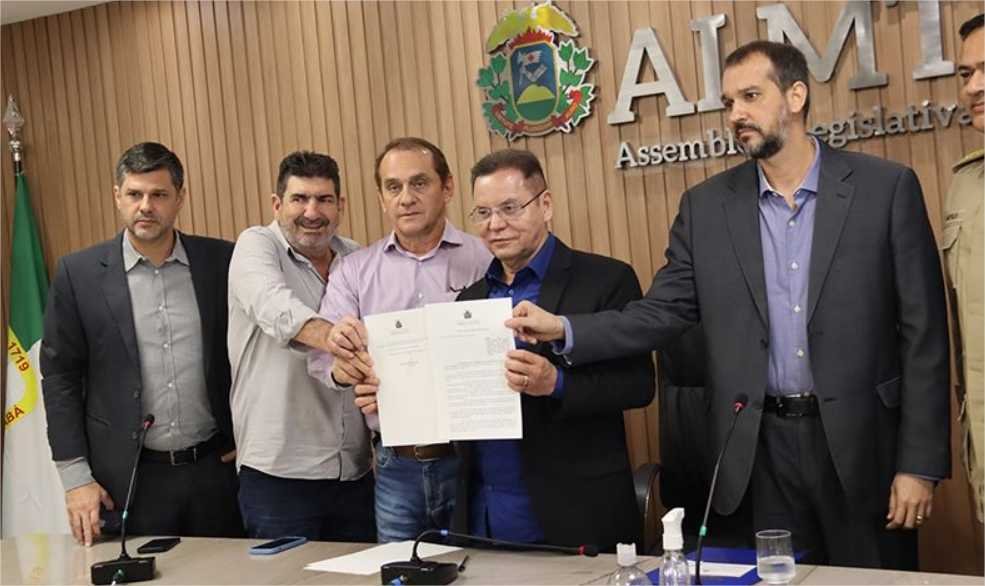 Botelho promulga lei que obriga gravação de treinamentos militares