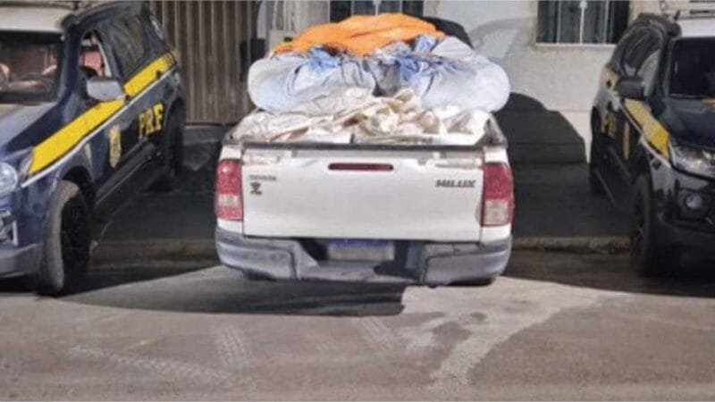 PRF intercepta caminhonete com agrotóxicos em Mato Grosso; dois presos