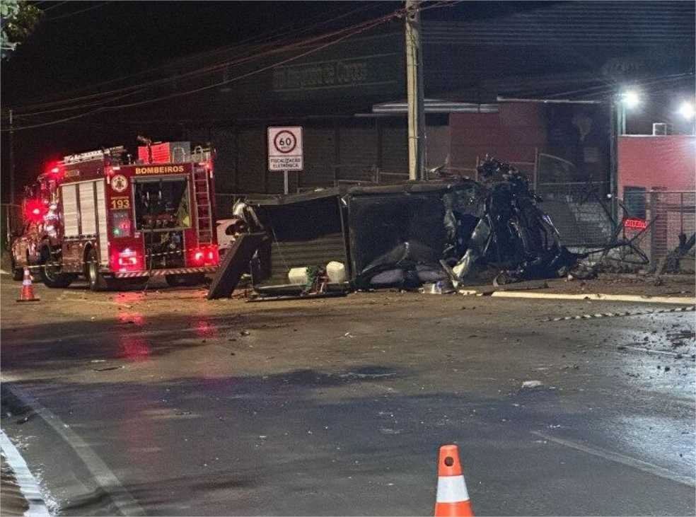 Empresário morre em capotamento de Dodge Ram na Miguel Sutil; veja vídeo