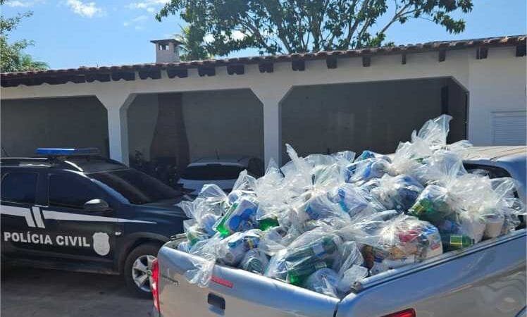 Polícia Civil entrega a instituições filantrópicas cestas básicas que seriam entregues por facção