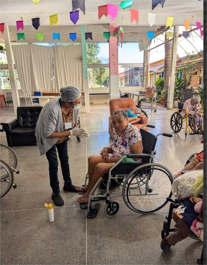 Sessenta e cinco alunas concluem o curso de Cuidador de Idoso em parceria com a UFMT