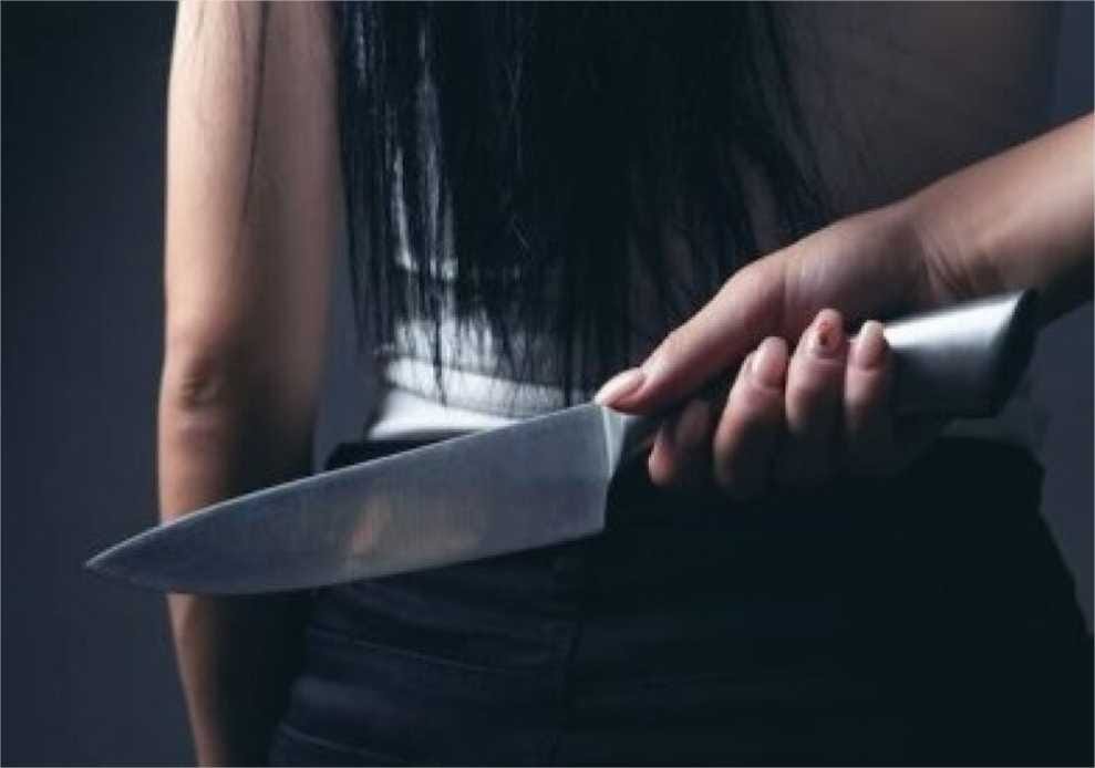 ‘Apaixonada’ invade local de trabalho da ex e ameaça se matar por não aceitar término