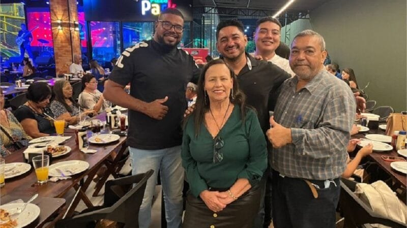 Badalada pizzaria de Cuiabá implanta Projeto Social para beneficiar idosos e crianças; vídeos