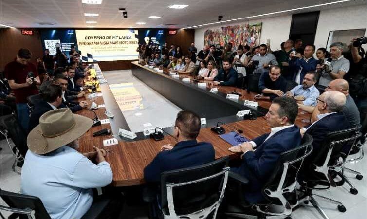 Governo lança sistema para reforçar segurança de motoristas por aplicativo, taxistas, caminhoneiros e mototaxistas