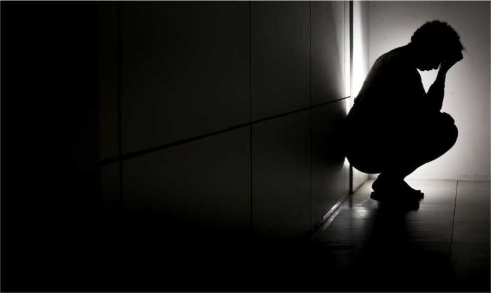 Homem invade casa de “ex” e tenta esfaqueá-la no meio da noite