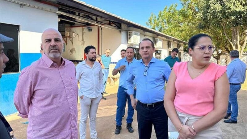 Wilson e secretário executivo da Seduc anunciam obras em escolas de Sapezal