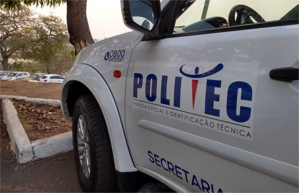 Duas pessoas morrem durante acidente entre motocicleta e carreta