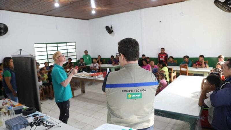 Indígenas venezuelanos que residem em abrigo recebem palestra e oficina sobre orientação e prevenção ao mosquito Aedes aegypti