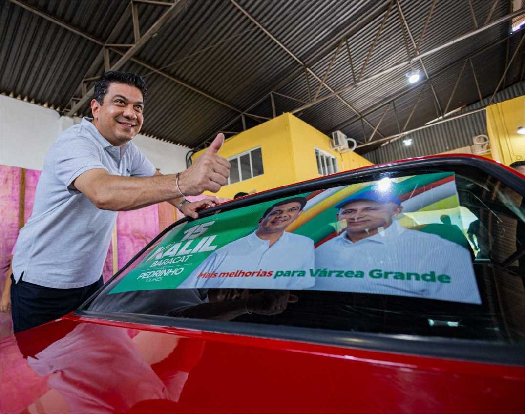 Centenas de veículos são adesivados em apoio à reeleição de Kalil