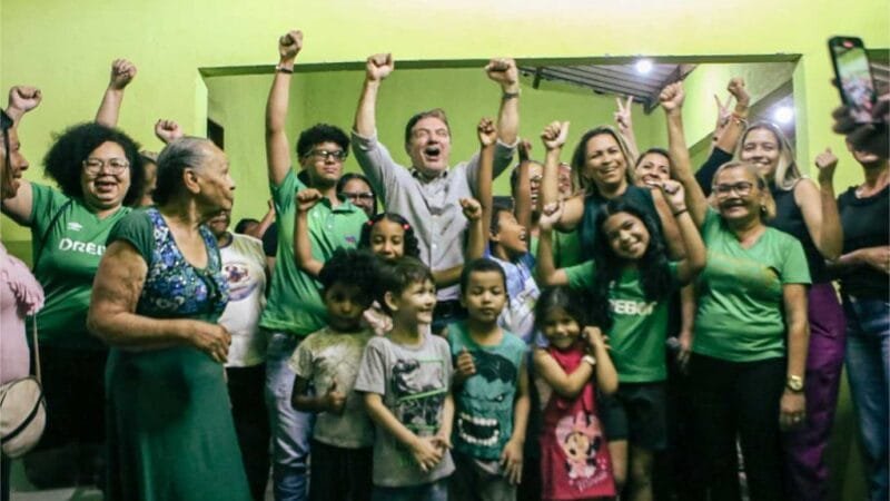 Moradores de bairros da região Norte demonstram apoio a candidatura de Kennedy