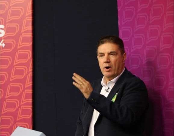 Durante debate, Kennedy apresenta propostas para ajudar na ressocialização dos dependentes químicos que estão em situação de rua em Cuiabá