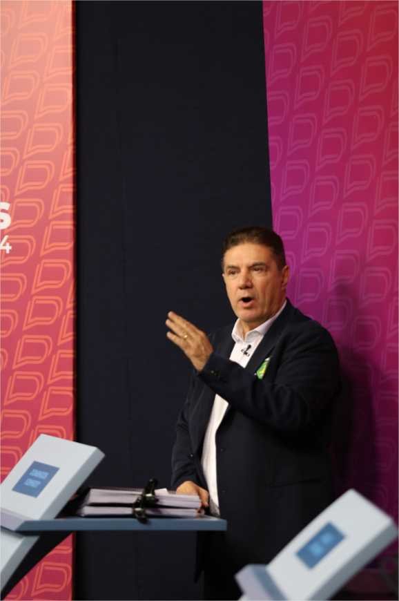 Durante debate, Kennedy apresenta propostas para ajudar na ressocialização dos dependentes químicos que estão em situação de rua em Cuiabá