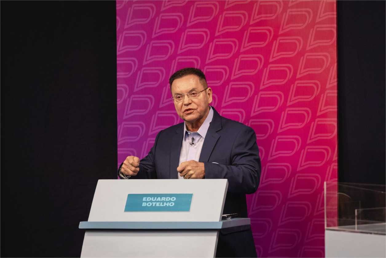 Botelho é o mais atacado, rebate e foca em propostas