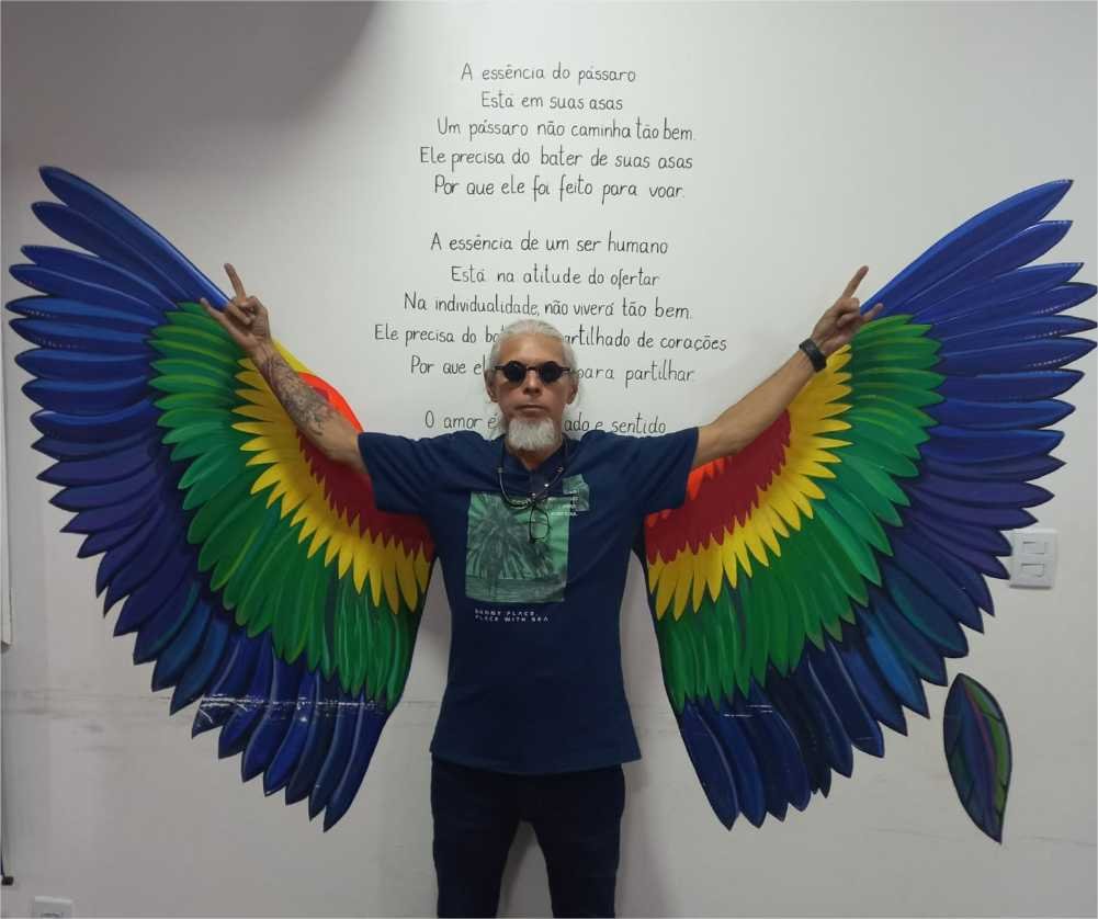 Artista plástico cuiabano lança livro com herói indígena explorando tradição e inovação através da IA