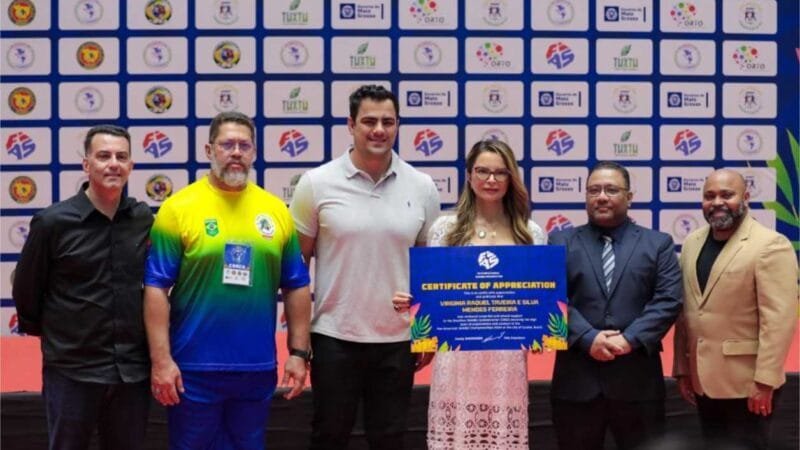 Primeira-dama do Estado é homenageada como Madrinha do Sambo no Pan American Championships realizado em Cuiabá
