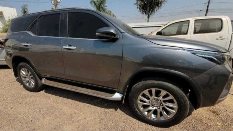 Dois são detidos acusados por adulteração e receptação de caminhonete em Sinop