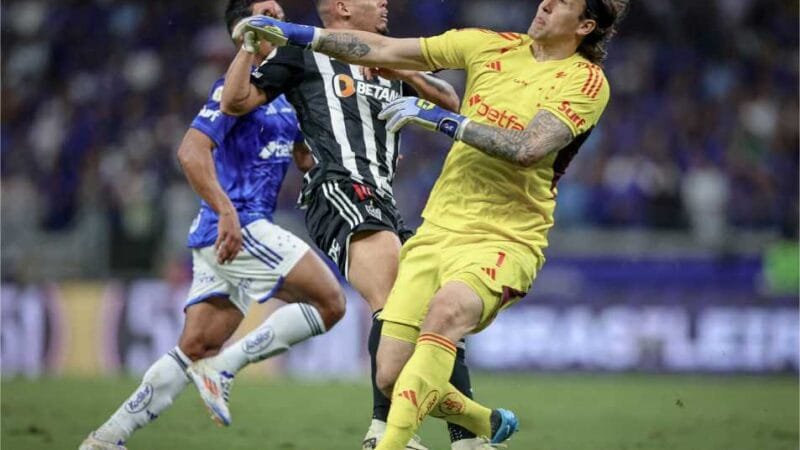 Com recorde de público no Mineirão, Cruzeiro e Atlético ficam no empate