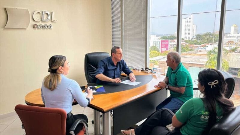 CDL Cuiabá propõe soluções para a profissionalização de associados do Shopping Popular