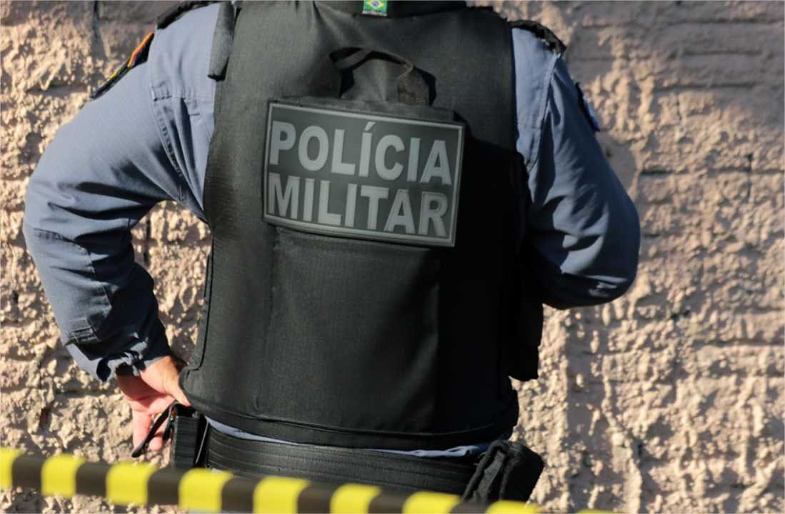 Policial acusado de se masturbar perto de mulher é demitido