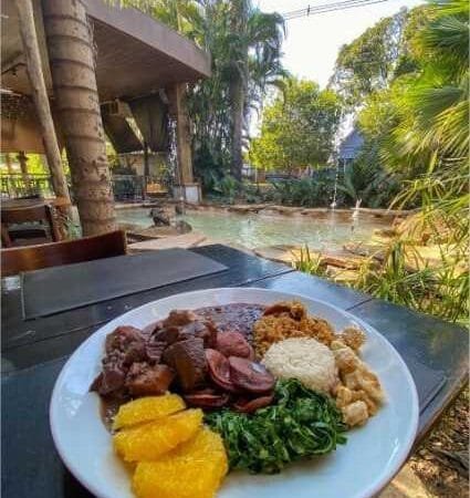 Feijoada, peixe e rodízio de “japa”: Veja onde levar seu “paizão” para almoçar neste domingo