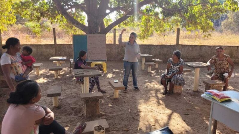Mesmo com volta às aulas, crianças indígenas Warao continuam sem escola