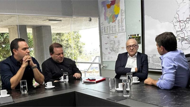 Paulinho do Posto e Dr. Alex debatem melhorias para Peixoto com Pivetta e Diego