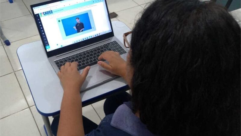 Seduc abre inscrições para certificar novos intérpretes de Libras para as escolas da Rede Estadual