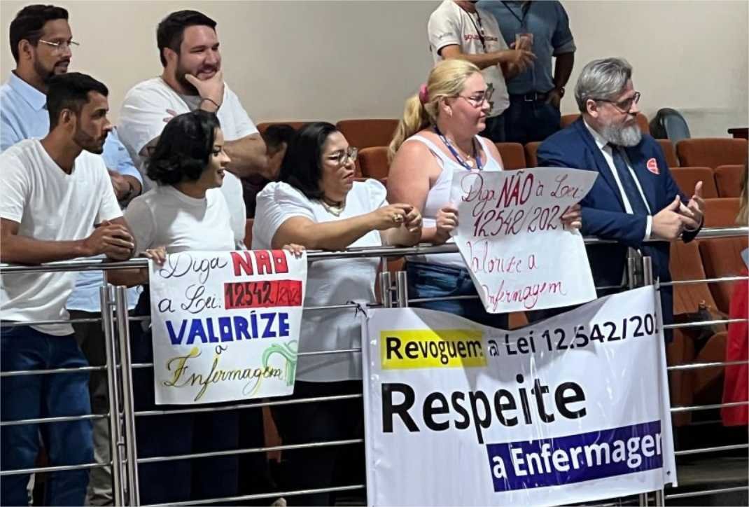 AL-MT derruba lei que limitava cuidados a enfermeiros do mesmo sexo