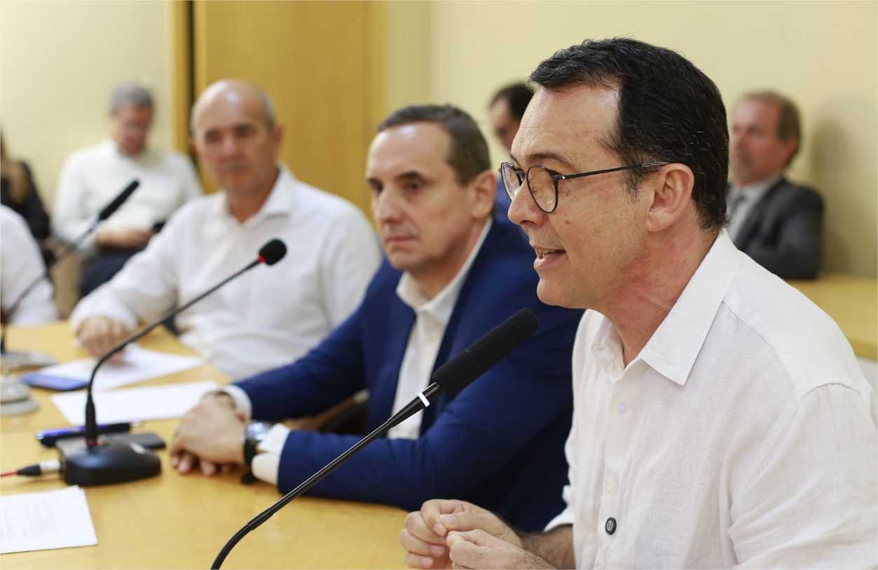 Em sabatina com Lúdio, presidente da CDL reconhece que briga política prejudica a cidade e defende parcerias