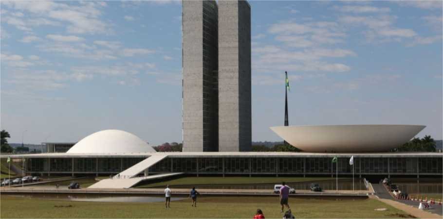 CCJ do Senado aprova PEC que pode reduzir verba para candidatos negros