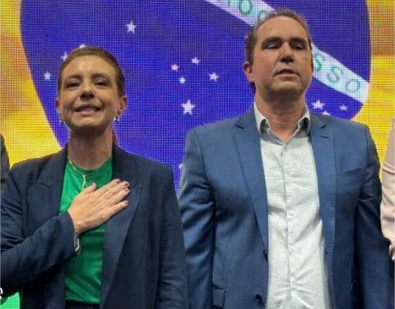 Justiça defere pedido de coligação de Kalil para suspensão de material irregular de Flávia e Tião da Zaeli